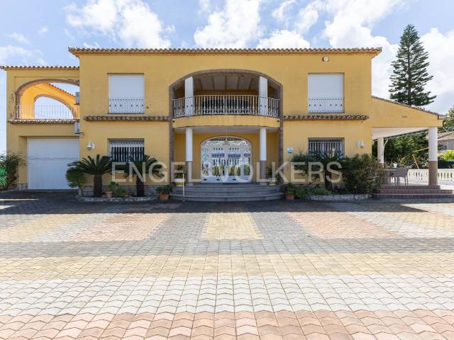 Finca rústica en Venta en Piles