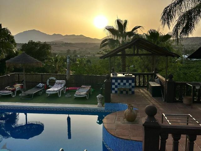 Finca rústica en Venta en Pizarra