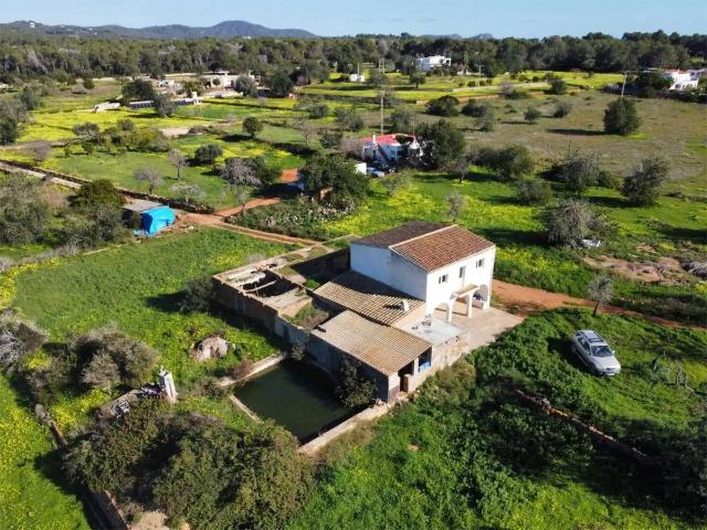 Finca rústica en Venta en Santa Eulària