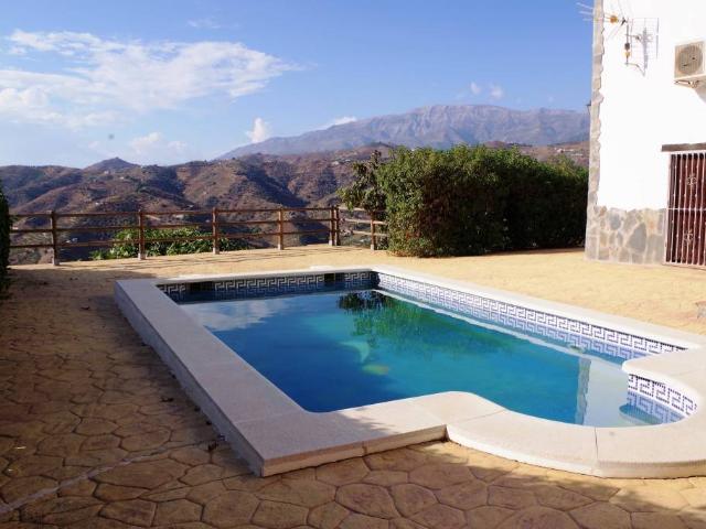 Finca rústica en Venta en Sayalonga