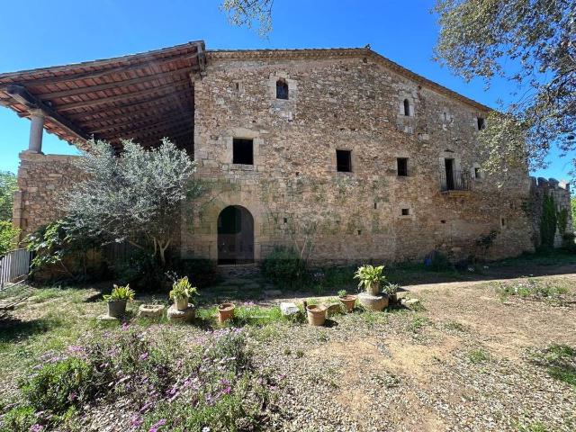 Finca rústica en Venta en Serinyà