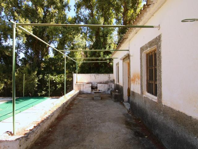 Finca rústica en venta en Tolox – Producción agrícola, Pozo Legal y entorno natural único
