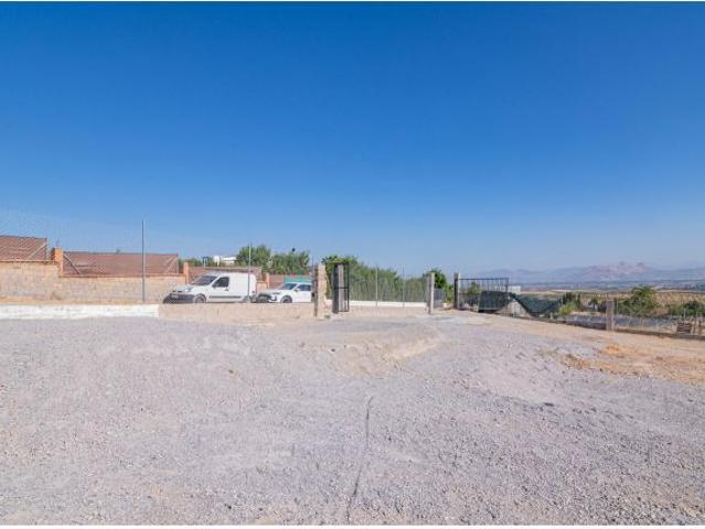 FINCA RÚSTICA VALLADA CON 1000 METROS CERCA ITV LAS GABIAS