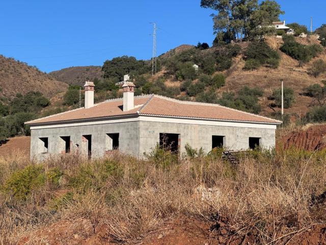 Finca Rústica 24.000m en Riogordo