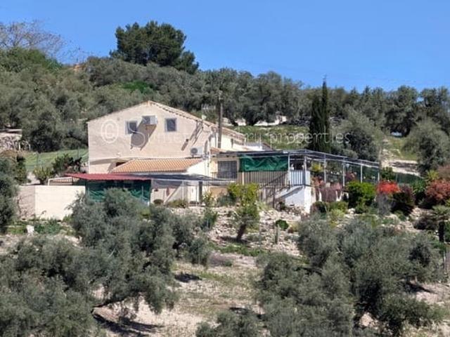 Finca/Casa Rural en venta en Iznájar, Córdoba