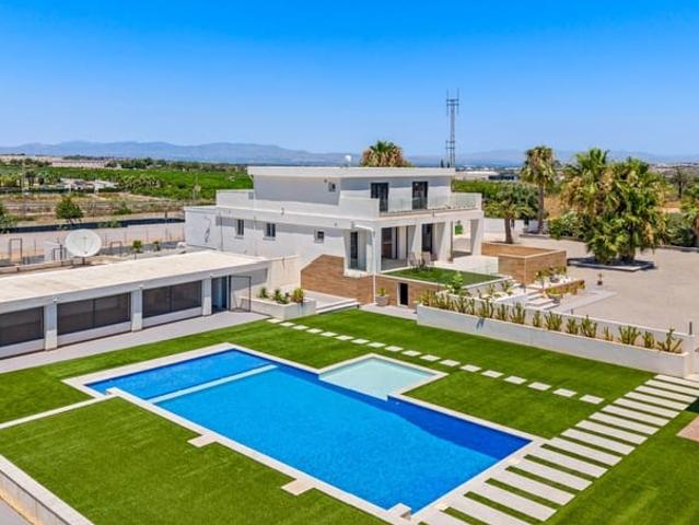 Finca/Casa Rural en venta en Los Montesinos, Alicante Costa Blanca