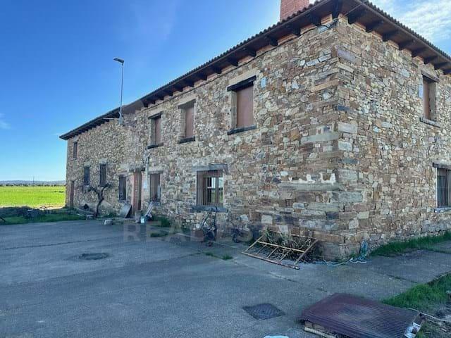 Finca/Casa Rural en venta en León, León