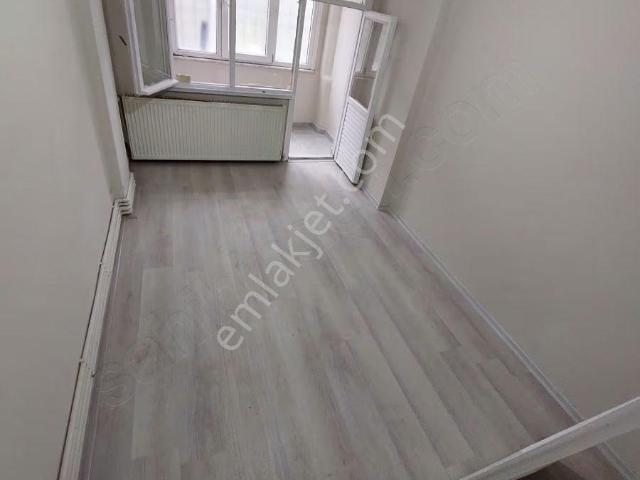 Findikzada Kizelma Cad Emrullah Efendi Sok Satılık Bodroum Daire