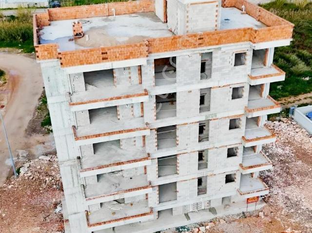 Finike Sahilde Geniş Satılık 2+1 Daire
