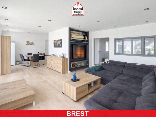FINISTERE Brest 29200 A VENDRE APPARTEMENT 90 M² 3 CHAMBRES STATIONNEMENT FACILE ASCENSEUR GRANDE PIECE DE VIE RENOVER DALLE BETON