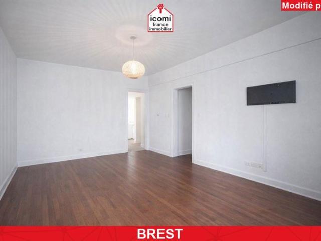 FINISTERE Brest 29200 A VENDRE APPARTEMENT RUE DE LA REPUBLIQUE T3 2 CHAMBRES IDEALEMENT SITUE 1ER ETAGE CAVE