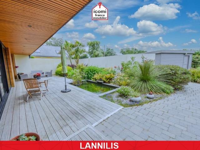 Finistere Lannilis 29870 A Vendre Maison T8 201M² +. 393m² Lannilis