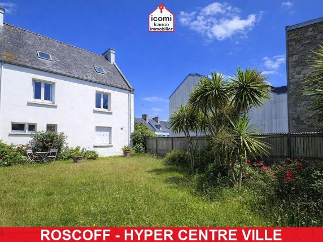 FINISTERE Roscoff 29680 A VENDRE MAISON T7 DE +150M²: 1 STUDIO ET 1 DUPLEX T5 TERRAIN 350M² ENVIRON GARAGE ET STATIONNEMENT PRIVATIF 2/4 VOITURES POSSIBLE RARE