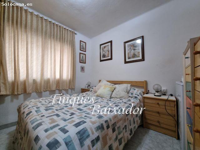 ¡FINQUES BAIXADOR PRESENTA ESTE PISO DE 2 HABITACIONES AL LADO DEL MAR CON AMPLIA TERRAZA Y TRASTERO