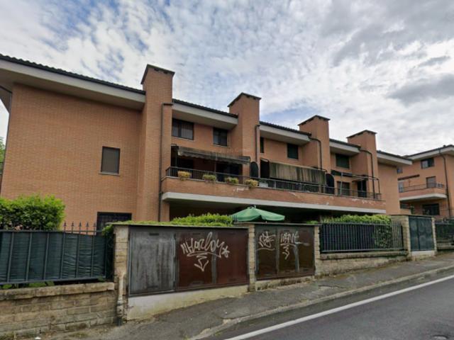 FIANO ROMANO BILOCALE ARREDATO CON POSTO AUTO,CANTINA E GIARDINO DI 80MQ