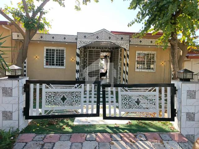 Fiber villa 5 Marla House Available In Bahria Town Phase 8 Awami Villas 2 For sale