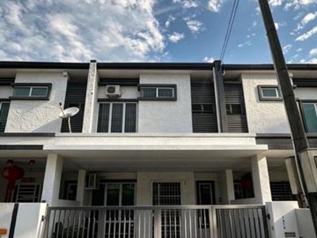 Field Force Batu Kawa Double Storey House For Sale
