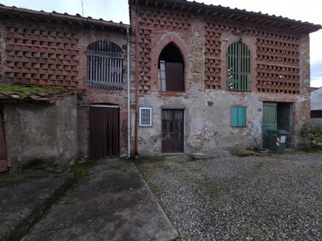 Fienile in vendita a Pieve San Paolo Capannori 350 mq Rif: 1383543