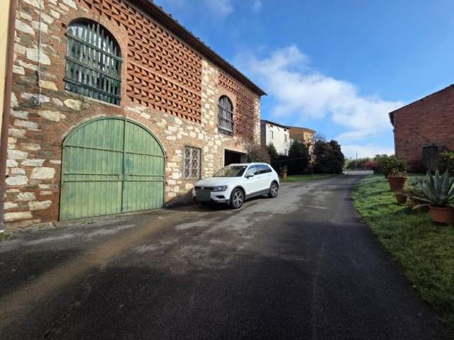 Fienile in vendita a San Colombano Capannori 270 mq Rif: 1400125