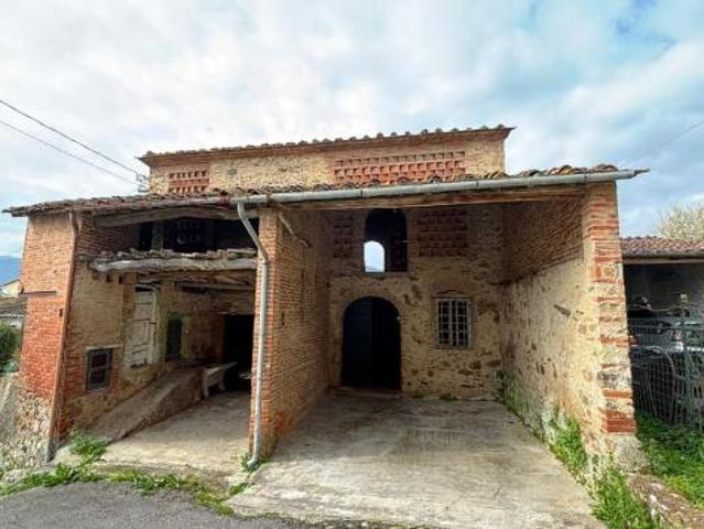 Fienile in vendita a San Ginese Capannori 220 mq Rif: 1406530
