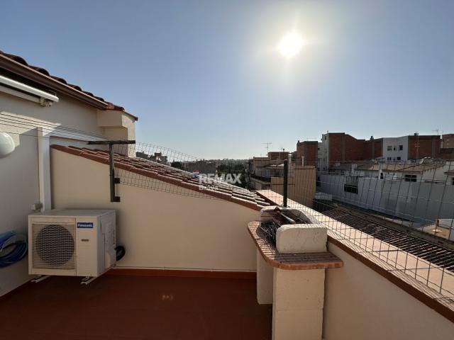 Figueres | Exclusivo dúplex con terraza, parking y trastero junto a la Biblioteca