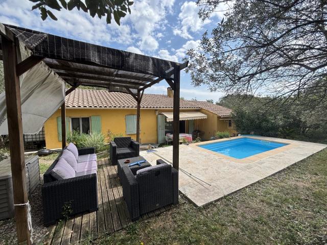 Figanières – Villa de plain pied avec piscine dans environne. 80m² Figanières