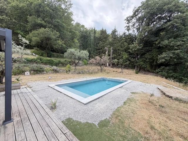 FIGANIÈRES – Villa familiale avec piscine, à deux pas du vil. 131m² Figanières