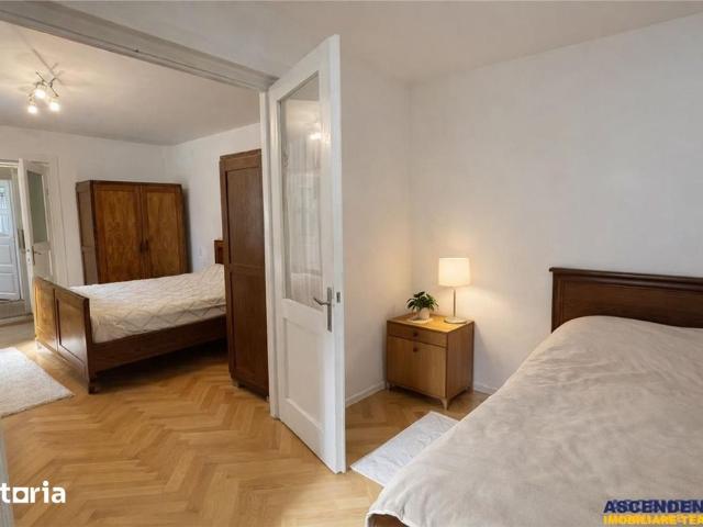 FILM& Tur 3D!Casa cu 4 camere si curte, Central, Targu Mures
