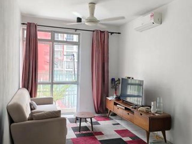 Fire Sale Block A High floor Fully furnish Next to Masjid Cyber 10