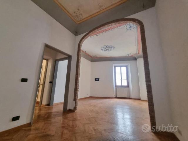 FIRENZE SAN LORENZO Appartamento con tre camere