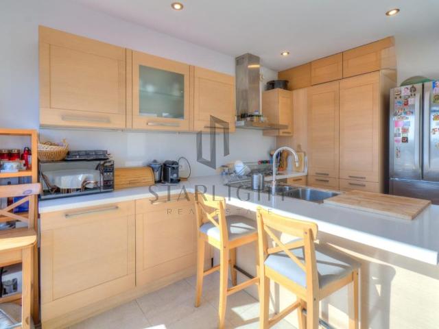 Fireplace & Terrace | Three bedroom penthouse For Rent