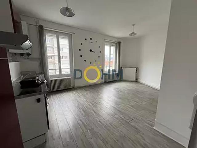 Firminy 42700 Location appartement 2 pièces t2 au dernier étage