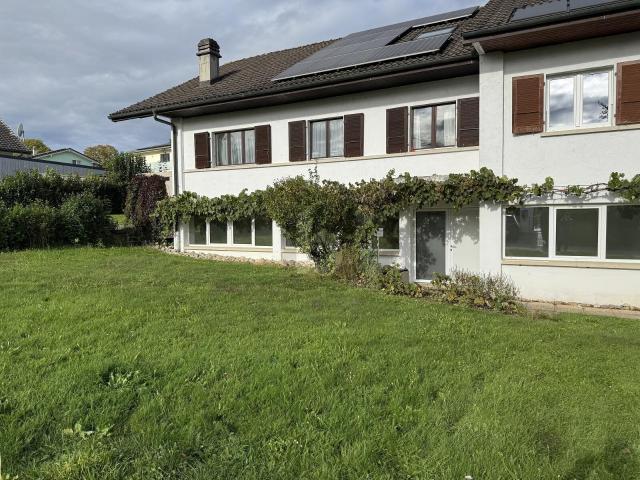 Firm/medical offices with 4 rooms for rent in Les Friques 120 m² | dreamo. Ch