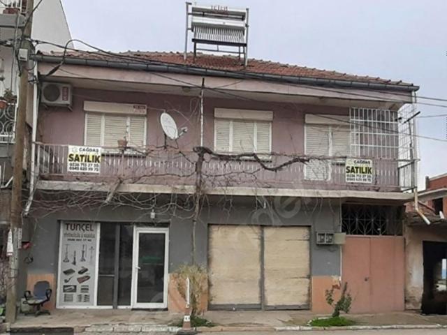 FIRSAT. DURASILLI ÇARŞI ANA CADDEDE 2 MÜSTAKİL EV + 2 DÜKKAN