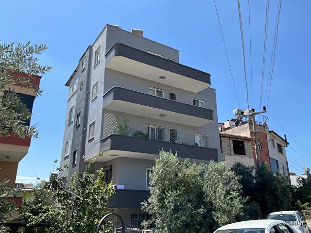 FIRSAT MEZİTLİ KUYULUKTA SATILIK 5 KATLI FIRSAT BİNA