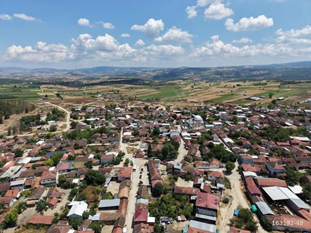 FIRSAT SATILIK TARLA TEK TAPU 4.224 m2 RESMİ YOL KÖYE YAKIN
