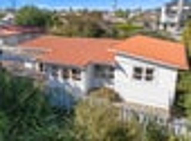First Time on Market, Classic 1950s Do Up on 817m²