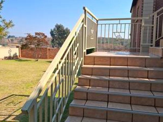 first floor unit to rent in mooikloo.