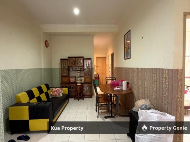 First Floor Shophouse/Apartment For Sale! Located at Matang Jaya