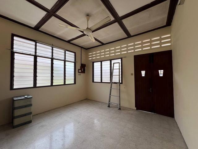 First Garden 1 Storey Bungalow Good Condition Renewed Leasehold