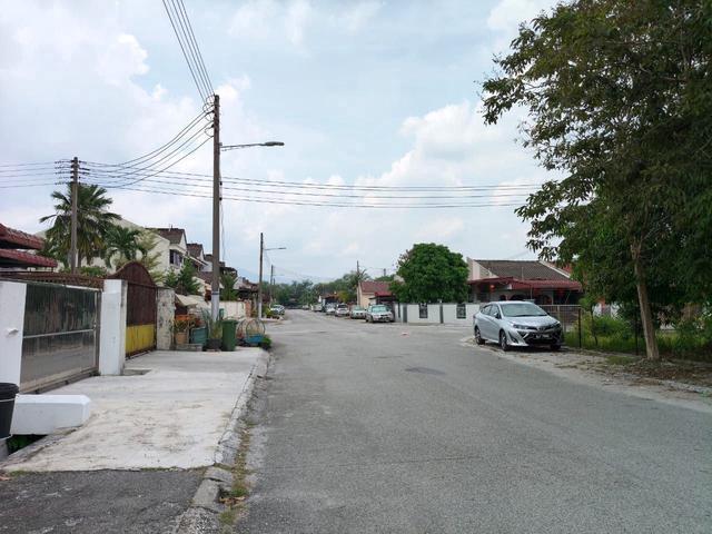 First Garden 2 Storey Terrace 20x70 Kitchen Fully Extended Aeon