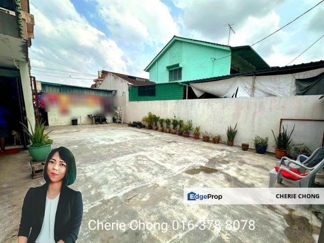 First Garden Double Storey Terrace Corner Unit For