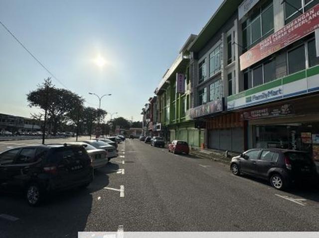 first garden ipoh, 3 storey shoplot, facing main road