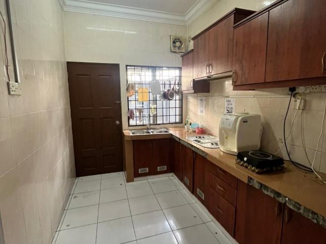 First month rental rm1️⃣only‼️ss17 petaling jaya middle room with balcony room for rent10 min walking to seventeen ma