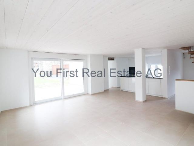 FIRST RENTAL: Duplex apartment in the heart of Oberwil