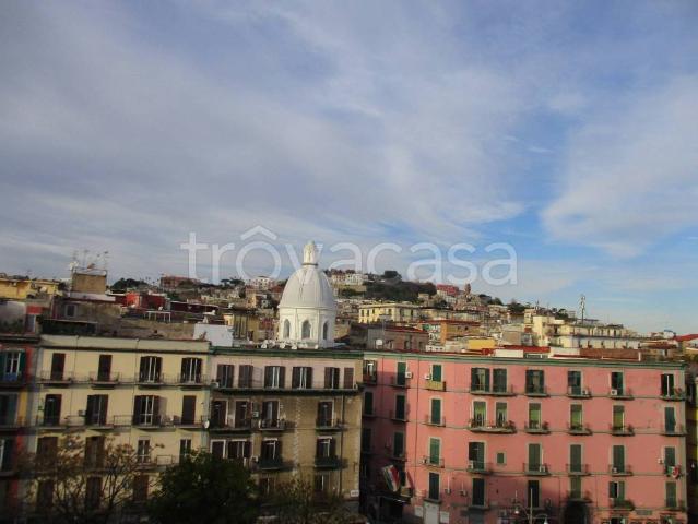 Fittasi monolocale a Napoli, Centro Storico