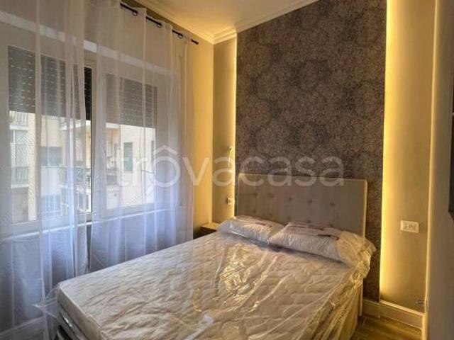 Fittasi monolocale a Napoli, Vomero
