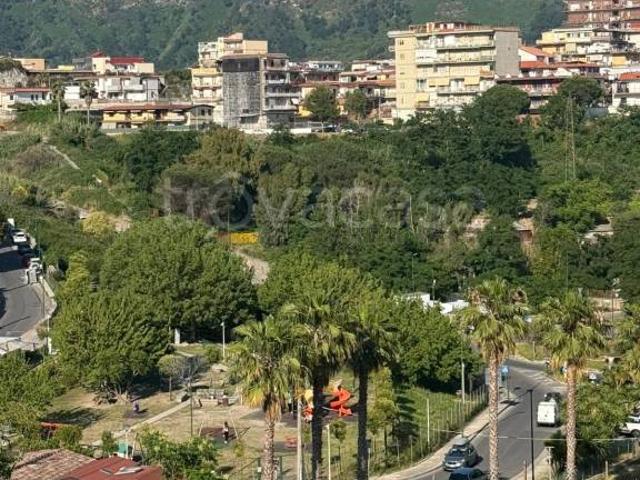Fittasi monolocale a Napoli via Sartania, Pianura