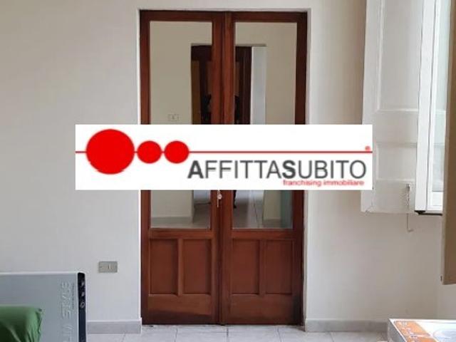 Fittasi appartamento a Napoli