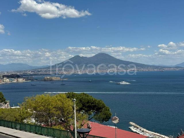 Fittasi appartamento a Napoli via Catullo, 70, Posillipo